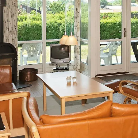 Holiday home Four-bedroom Holiday In Bjert