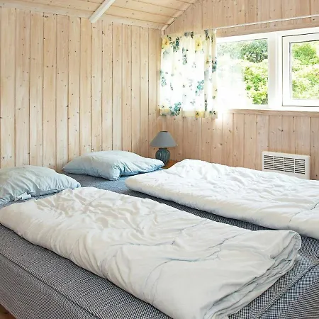 Four-bedroom Holiday In Bjert *